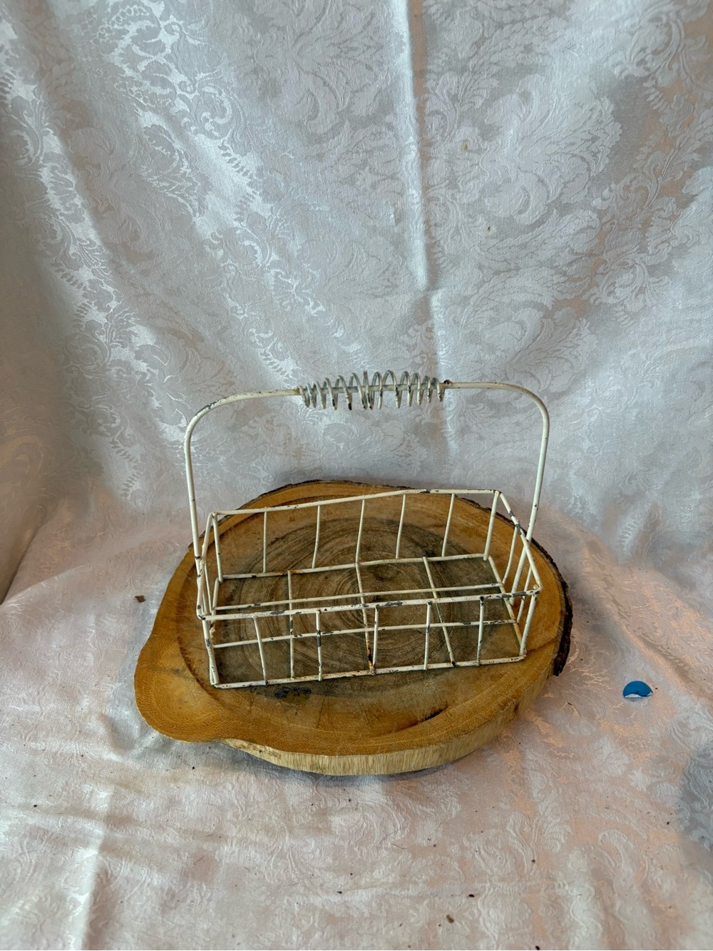 Wire plant basket